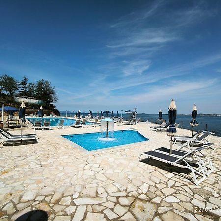 Matthews Beach House Vlorë エクステリア 写真