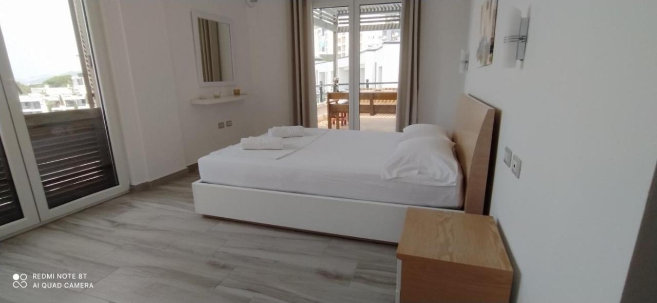 Matthews Beach House Vlorë エクステリア 写真