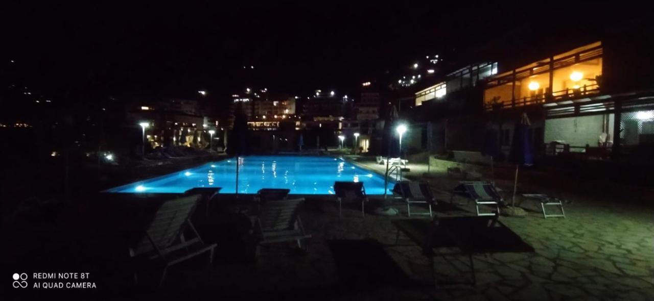 Matthews Beach House Vlorë エクステリア 写真