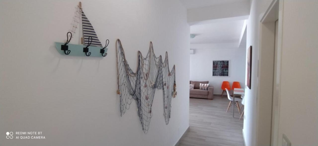 Matthews Beach House Vlorë エクステリア 写真