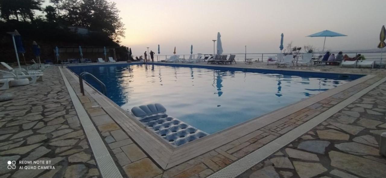 Matthews Beach House Vlorë エクステリア 写真