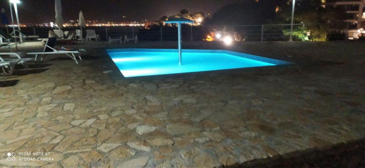 Matthews Beach House Vlorë エクステリア 写真