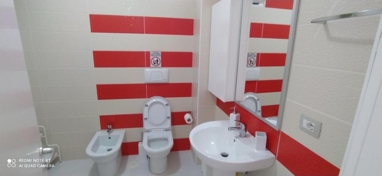 Matthews Beach House Vlorë エクステリア 写真