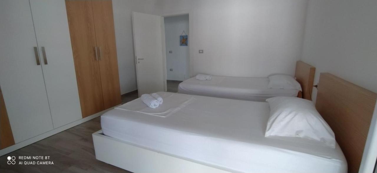 Matthews Beach House Vlorë エクステリア 写真
