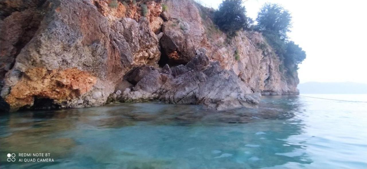 Matthews Beach House Vlorë エクステリア 写真
