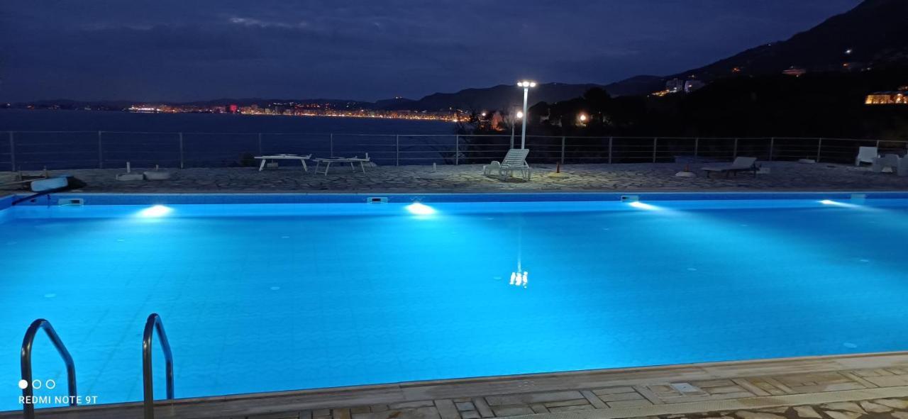 Matthews Beach House Vlorë エクステリア 写真