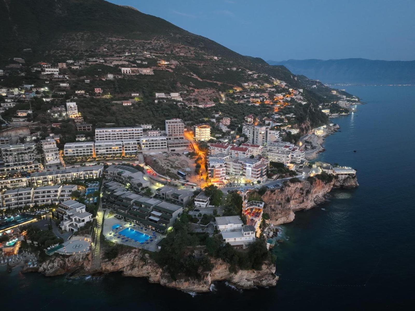 Matthews Beach House Vlorë エクステリア 写真