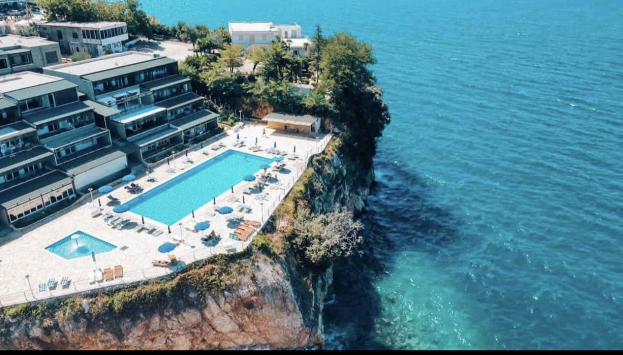 Matthews Beach House Vlorë エクステリア 写真